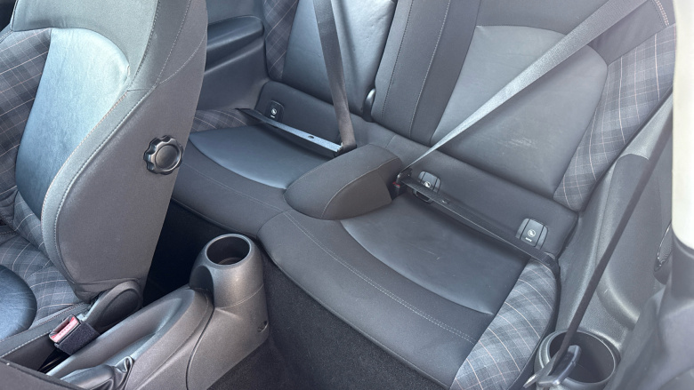 MINI Hatchback 1.5 Cooper Seven 3dr Auto Petrol Hatchback